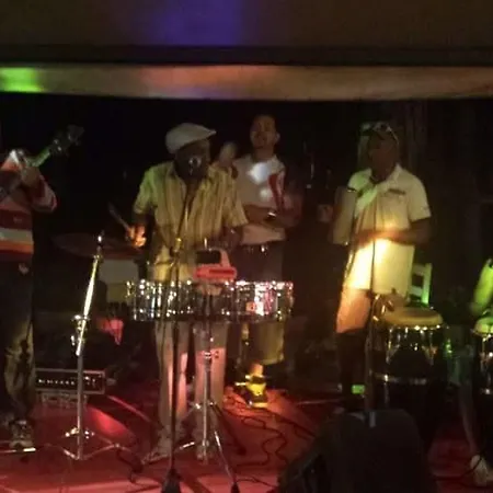 Di Luna E Di Sole ベッド・アンド・ブレックファスト サルツァーナ