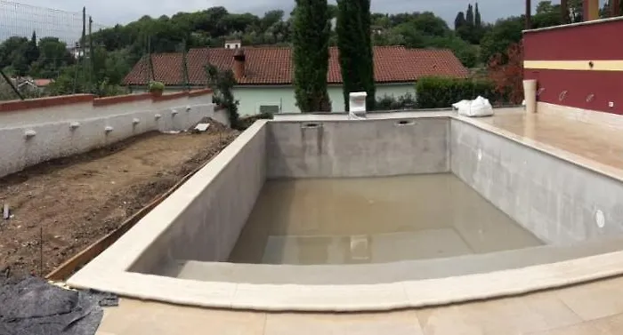 Di Luna E Di Sole سارزانا